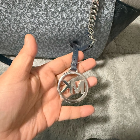 Michael Kors Blue and Cream Shoulder Bag - Picture 6 of 11